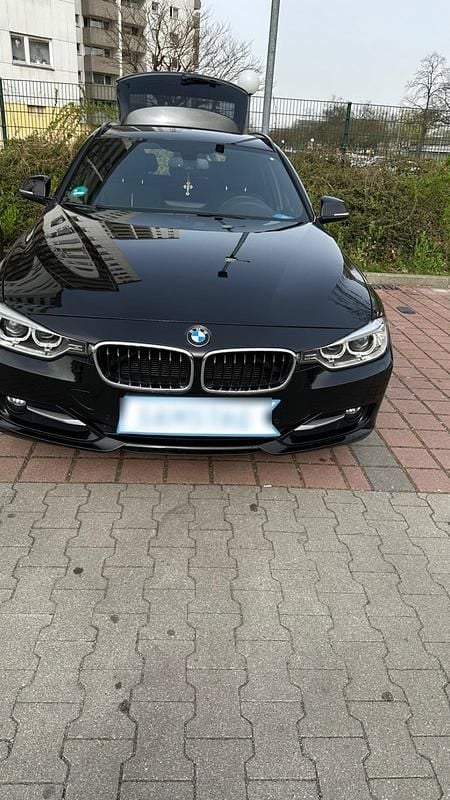 Schwarz Gebraucht 2013 BMW 316 Sport Line Kombi | 6.000 € (Superpreis) - Bild 1/4
