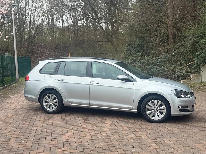 Gebraucht VW Golf VII 110 PS (80 kW) 2016 Silber Kombi