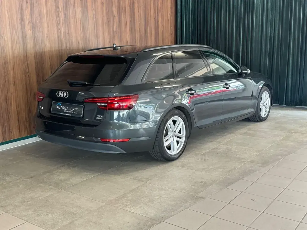 Gebraucht Audi A4 Basis 150 PS (110 kW) 2017 Grau Kombi