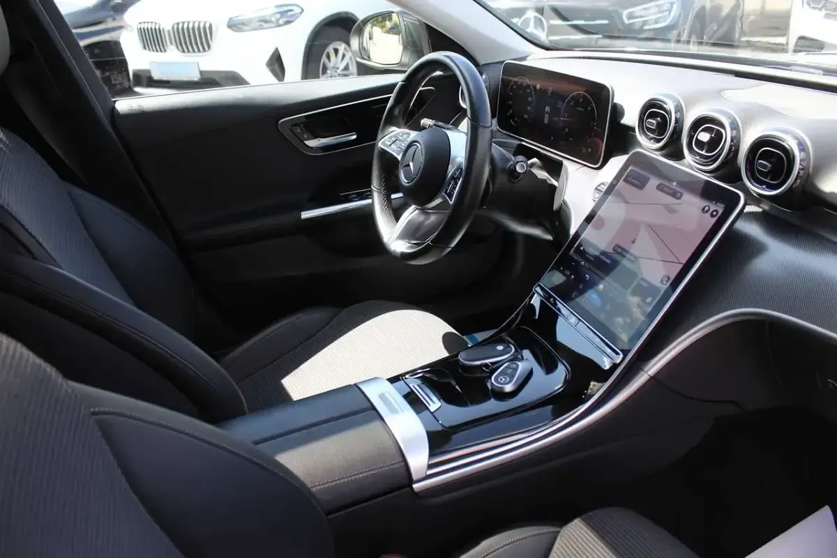 Gebraucht Mercedes C220 197 PS (144 kW) 2023 Grafitgrau  metalliclack Kombi