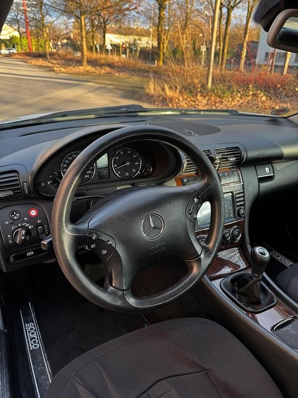 Gebraucht Mercedes C200 163 PS (119 kW) 2006 Silber Limousine