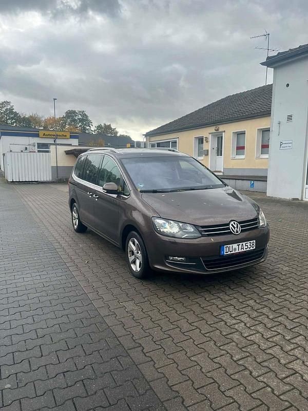 Braun Gebraucht 2012 VW Sharan Van / Kleinbus | 9.350 € (Etwas zu teuer) - Bild 1/4