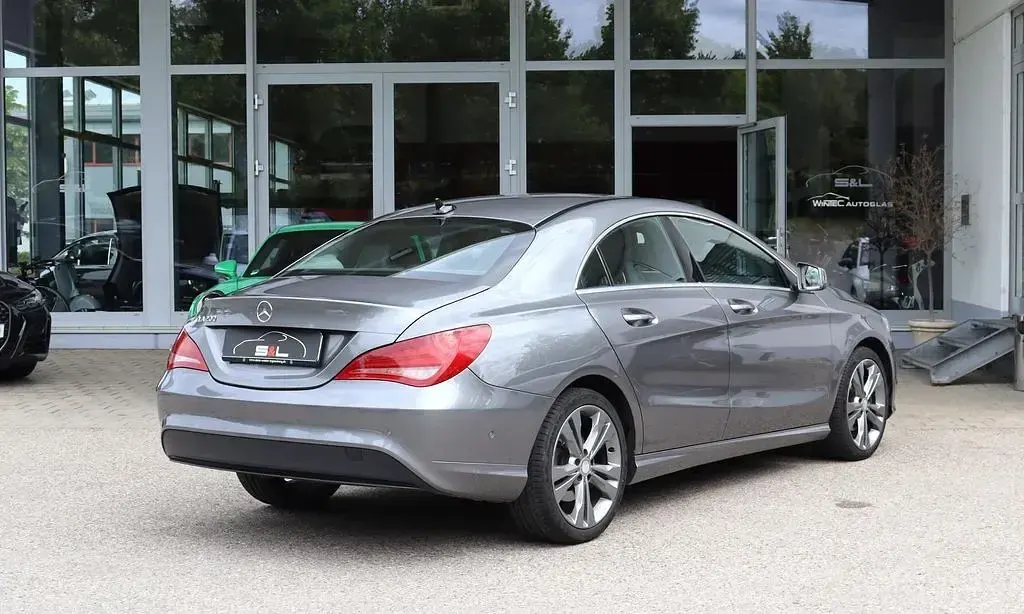 Gebraucht Mercedes CLA200 156 PS (114 kW) 2013 Mountaingrau  met. Coupé