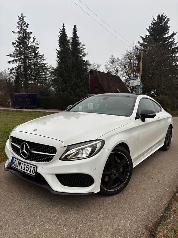 Gebraucht Mercedes C180 AMG line 156 PS (114 kW) 2017 Weiß Coupé