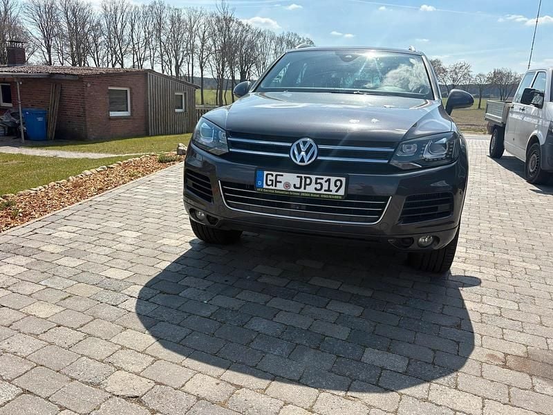 Second-hand VW Touareg 262 CP (192 kW) 2012 Maro SUV