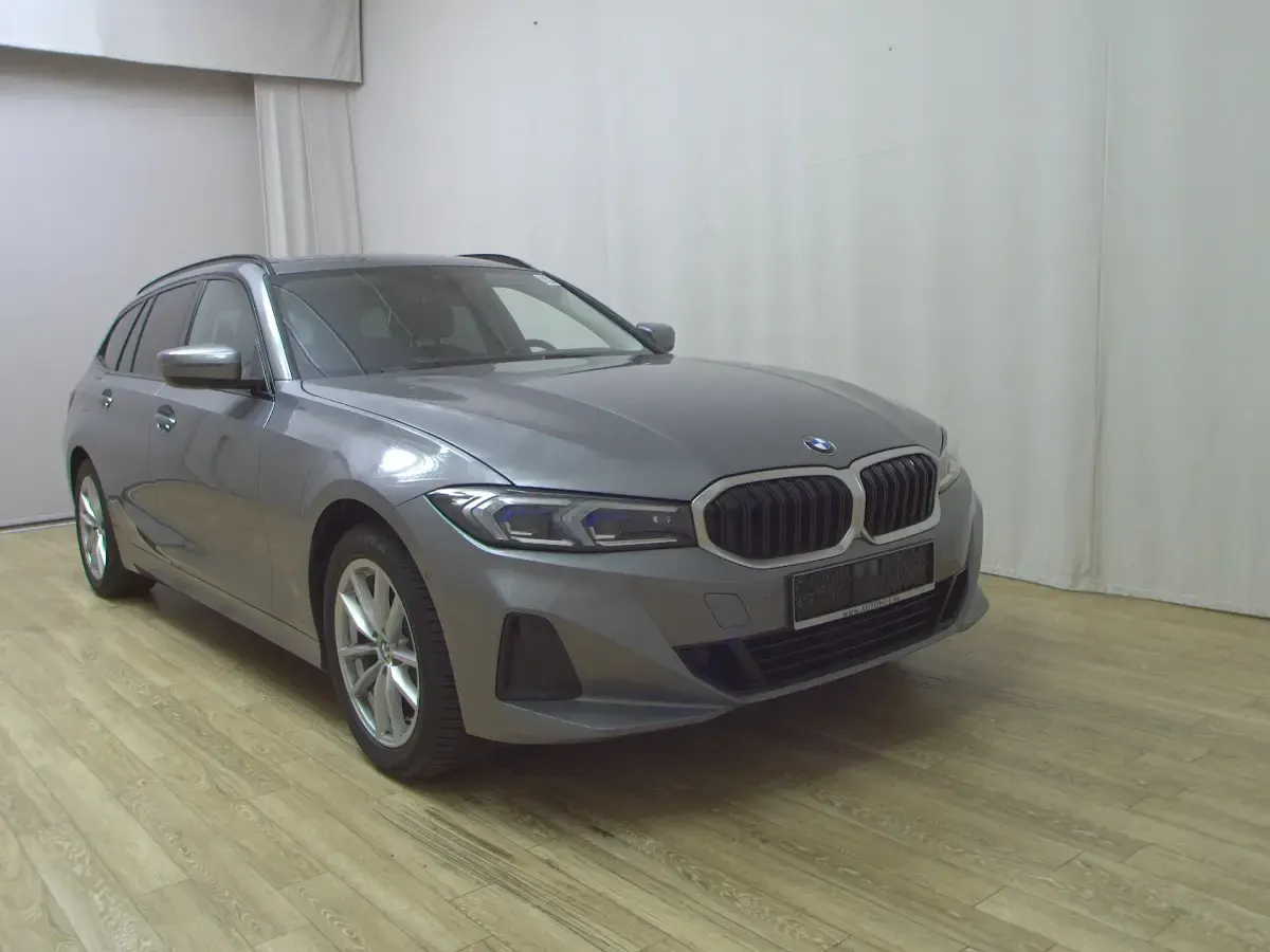 Gebraucht BMW 318 Shadowline 156 PS (114 kW) 2024 Skyscraper grau metallic Kombi