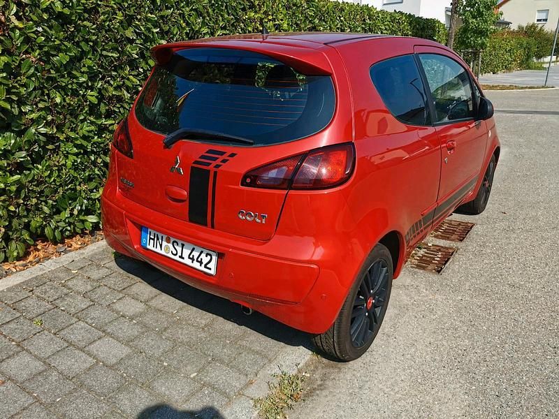 Gebraucht Mitsubishi Colt 95 PS (69 kW) 2008 Rot Kleinwagen