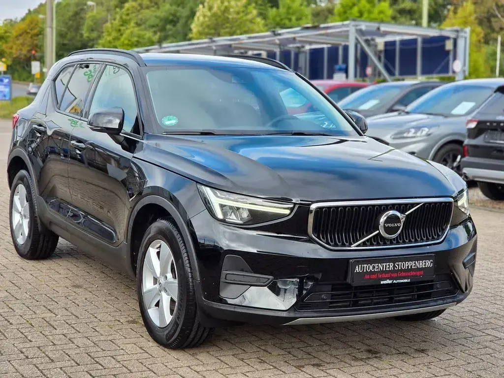 Gebraucht Volvo XC40 129 PS (94 kW) 2023 Schwarz SUV