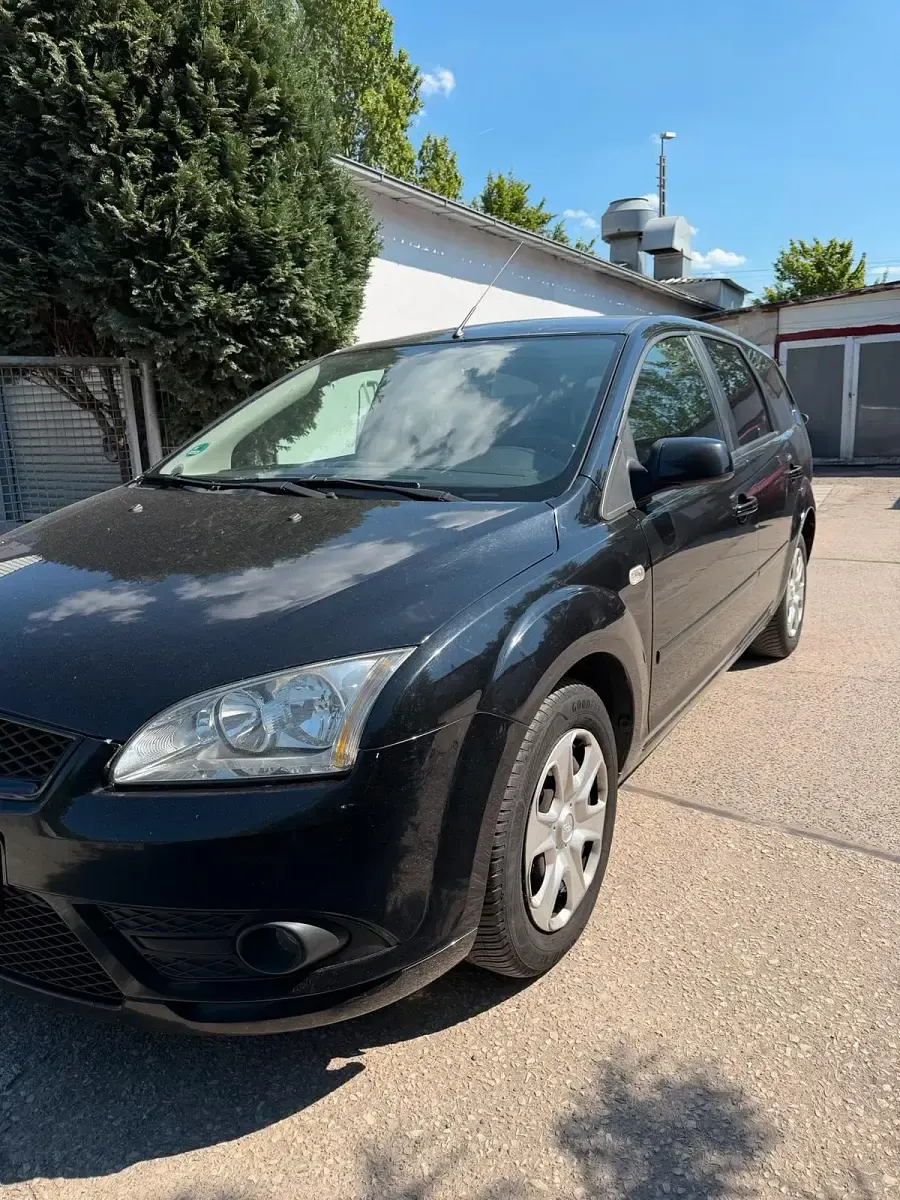 Gebraucht Ford Focus 107 PS (78 kW) 2007 Schwarz Kombi