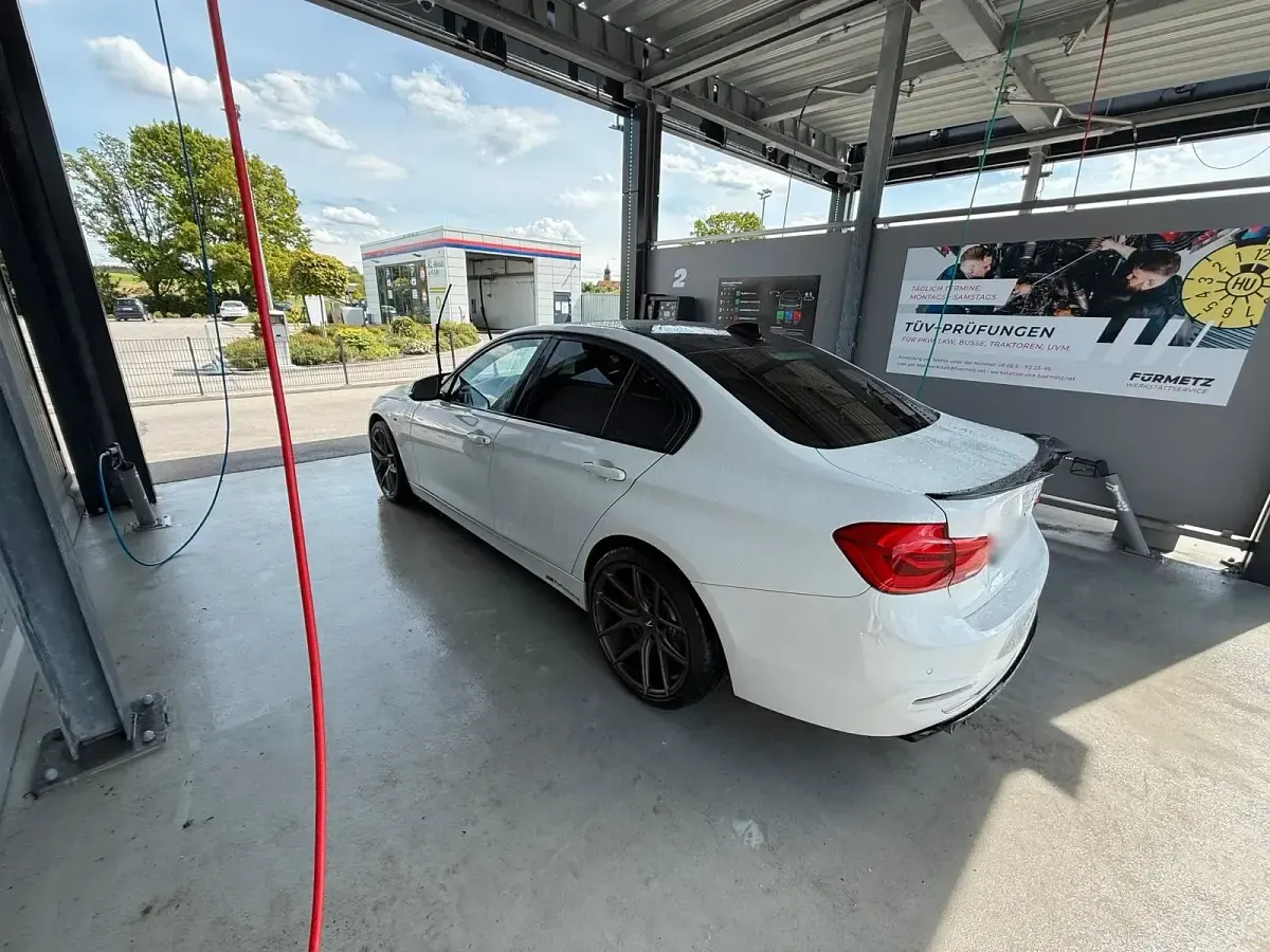 Gebraucht BMW 330 Luxury Line 252 PS (185 kW) 2016 Weiß Limousine