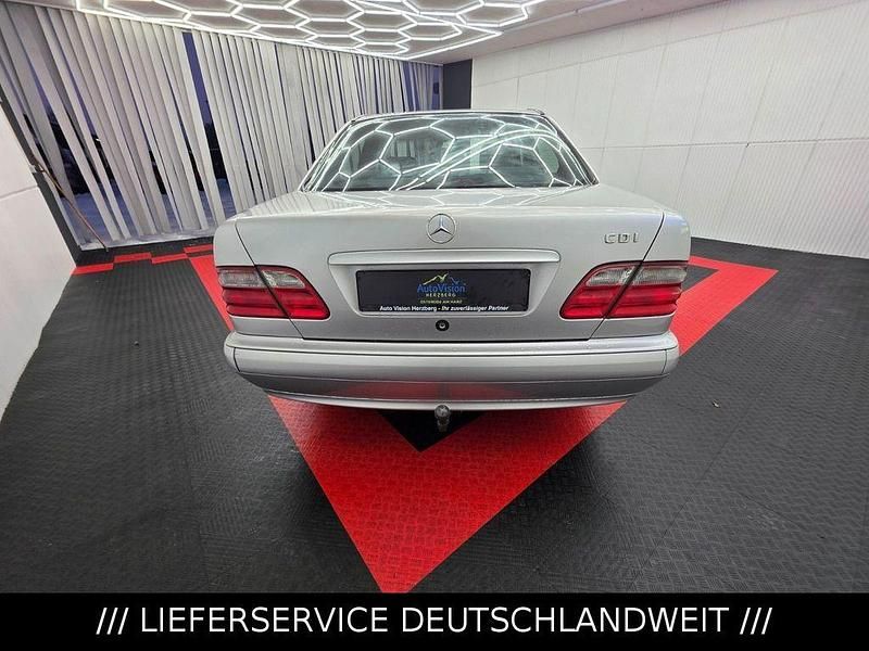 Gebraucht Mercedes E270 170 PS (125 kW) 2001 Silber Limousine