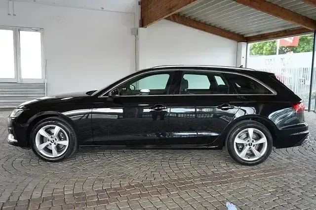 Gebraucht Audi A4 Advanced 150 PS (110 kW) 2021 Schwarz Kombi