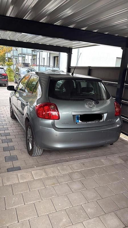 Gebraucht Toyota Auris 98 PS (72 kW) 2008 Grau Kleinwagen