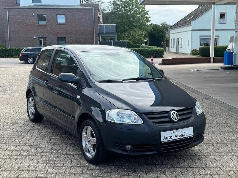 Grau Gebraucht 2010 VW Fox Style Kleinwagen | 2.499 € (Fairer Preis) - Bild 1/4