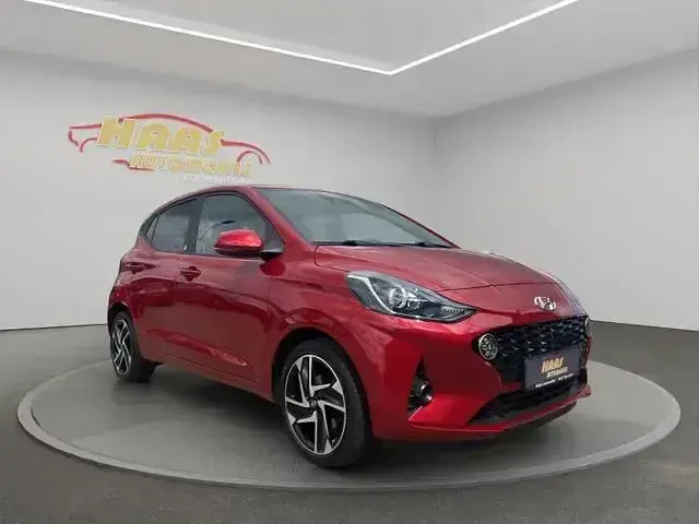 Gebraucht Hyundai i10 Edition 30+ 67 PS (49 kW) 2021 Rot Kleinwagen