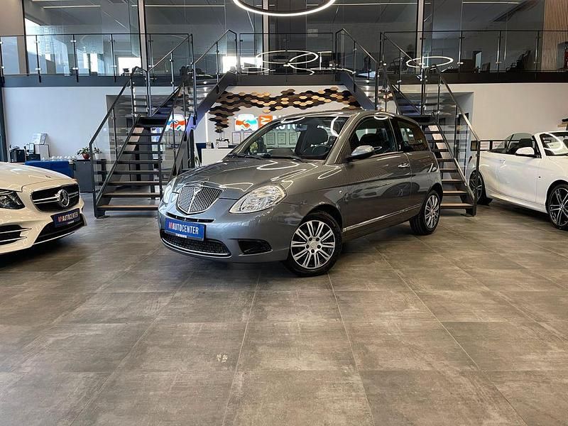 Grau Gebraucht 2010 Lancia Ypsilon Kleinwagen | 3.499 € (Fairer Preis) - Bild 1/4