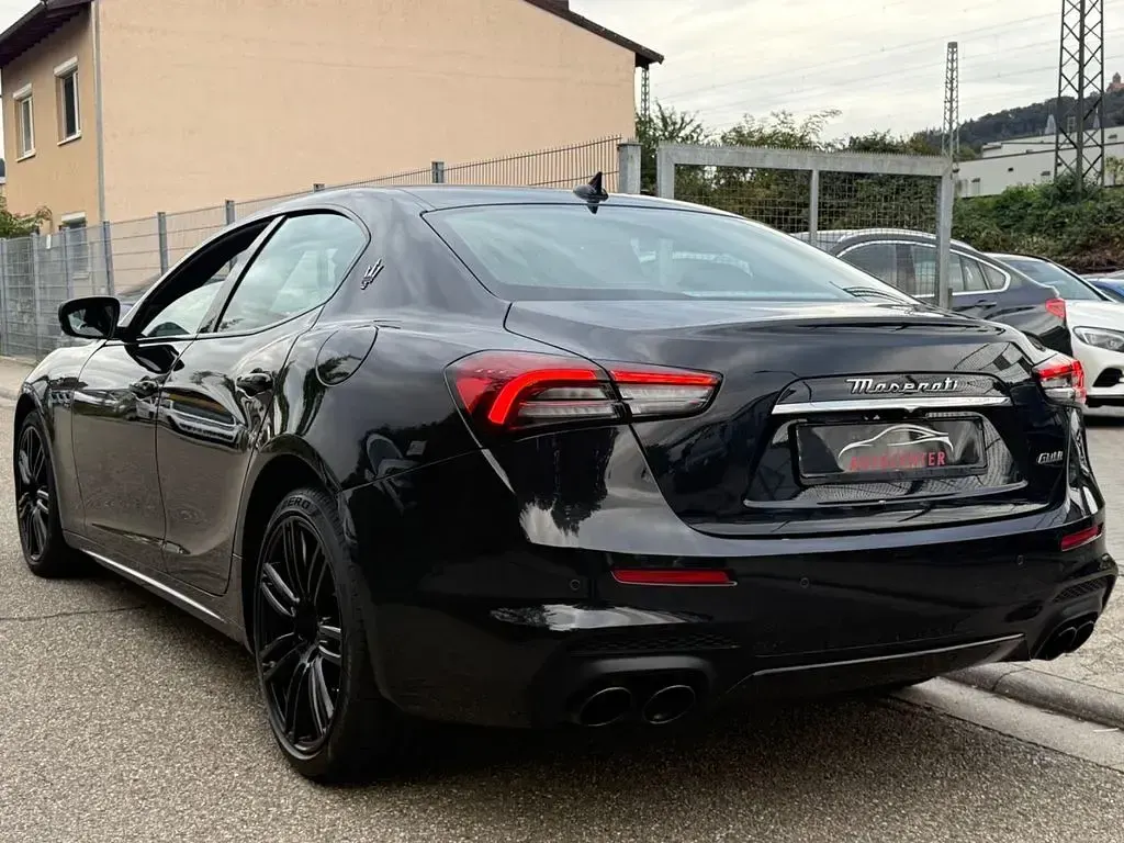 Gebraucht Maserati Ghibli GT 330 PS (242 kW) 2022 Schwarz Limousine