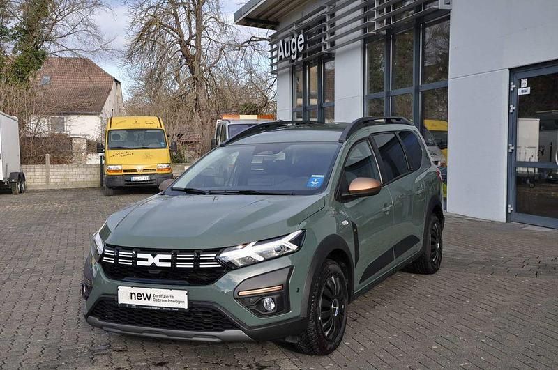 Gebraucht Dacia Jogger Extreme 110 PS (80 kW) 2024 Safarigrau Van / Kleinbus