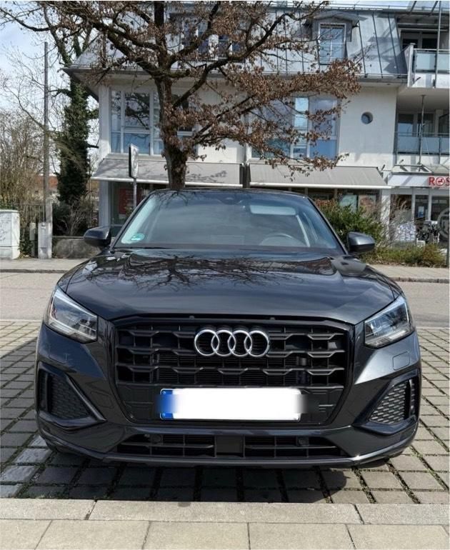 Grau Gebraucht 2023 Audi Q2 SUV | 31.000 € (Fairer Preis) - Bild 1/4