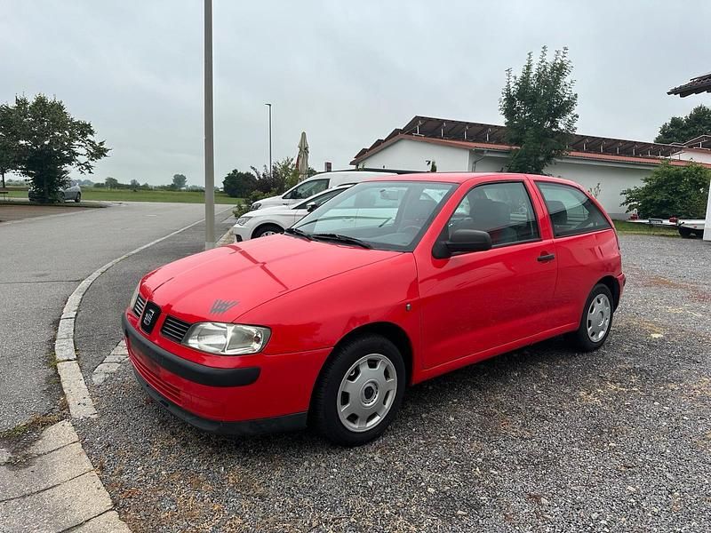 Rot Gebraucht 2000 Seat Ibiza Kleinwagen | 590 € (Guter Preis) - Bild 1/4