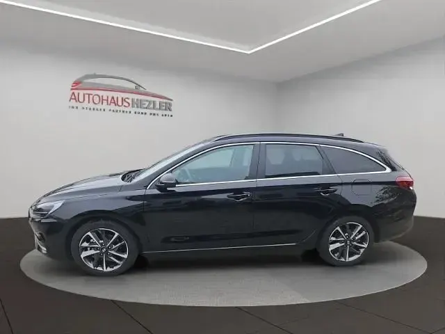 Gebraucht Hyundai i30 Advanced 101 PS (74 kW) 2024 Schwarz Limousine