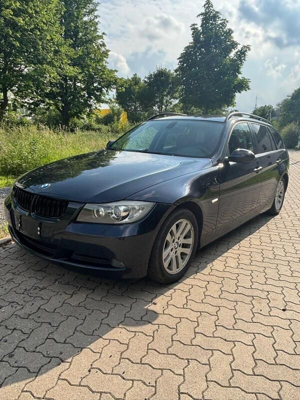 Blau Gebraucht 2006 BMW 318 Kombi | 3.000 € (Superpreis) - Bild 1/4
