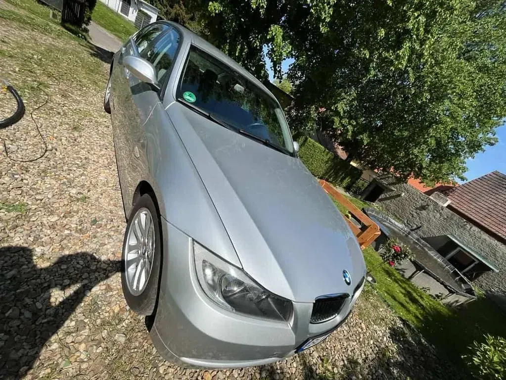 Gebraucht BMW 318 143 PS (105 kW) 2008 Silber Limousine