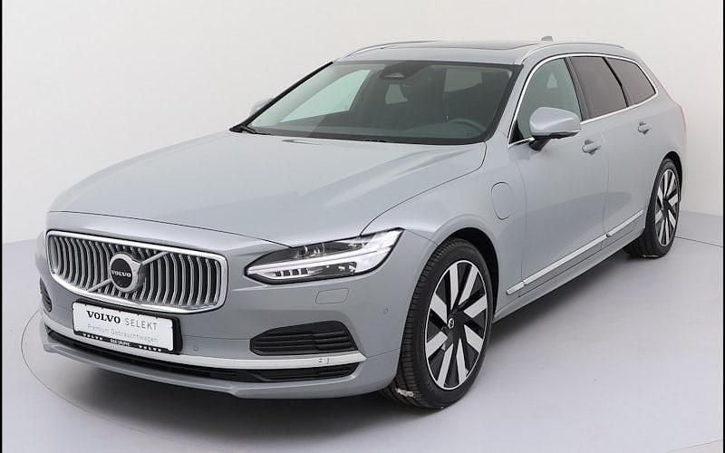 Grau Gebraucht 2025 Volvo V90 Plus Kombi | 47.950 € (Guter Preis) - Bild 1/4