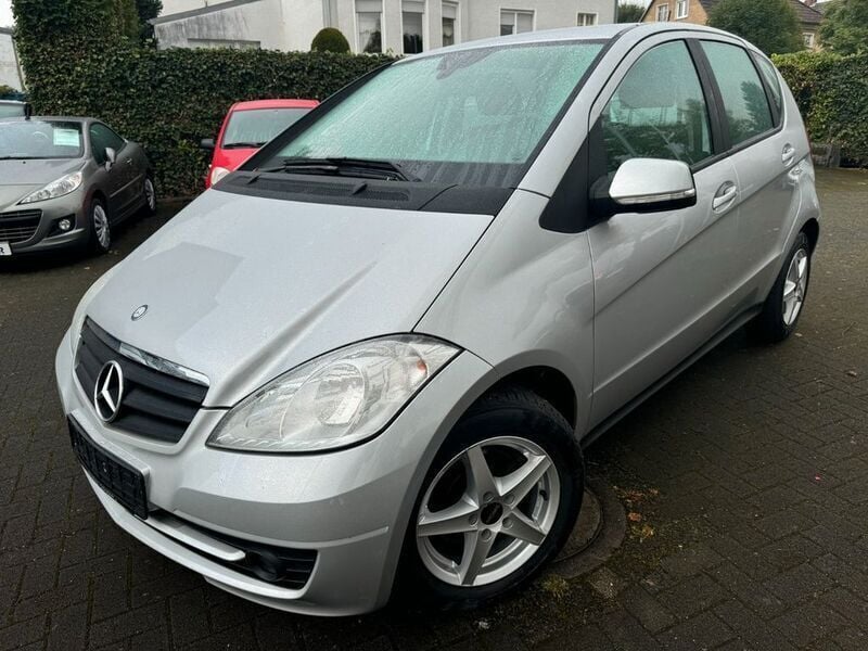 Silber Gebraucht 2011 Mercedes A160 Kleinwagen | 9.900 € (Teuer) - Bild 1/4