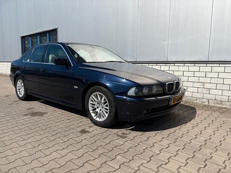 Second-hand BMW 530 193 CP (141 kW) 2001 Albastru Berlinǎ