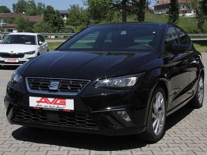 Midnightschwarz (metallic) Gebraucht 2024 Seat Ibiza CONNECT Kleinwagen | 15.750 € (Guter Preis) - Bild 1/4