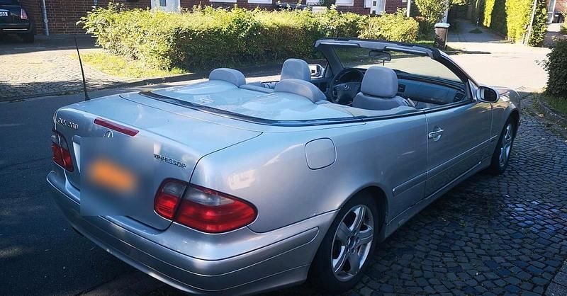 Gebraucht Mercedes CLK200 163 PS (119 kW) 2001 Silber Cabrio
