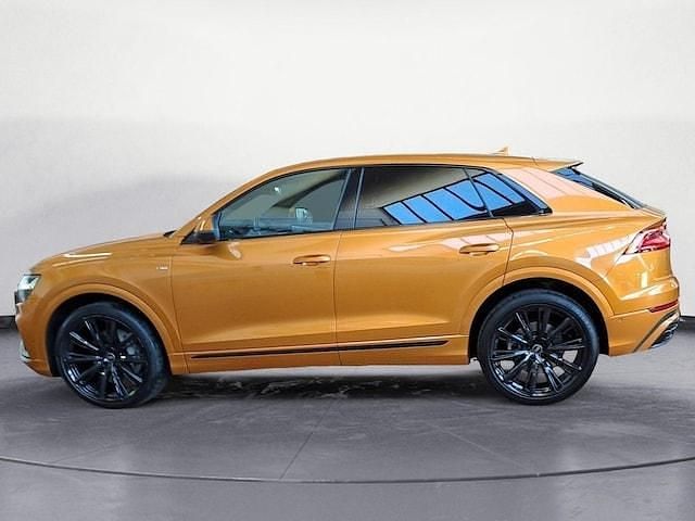 Gebraucht Audi Q8 Business 286 PS (210 kW) 2023 Orange SUV