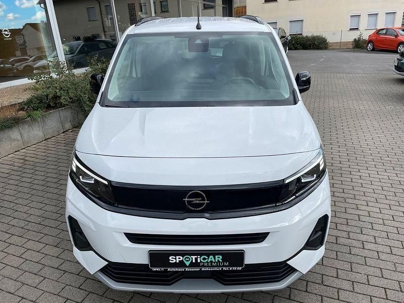 Gebraucht Opel Combo Life 131 PS (96 kW) 2024 Weiß Limousine
