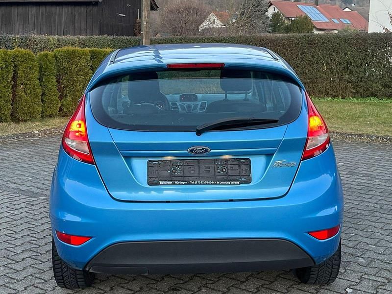 Gebraucht Ford Fiesta 82 PS (60 kW) 2010 Blau Kleinwagen