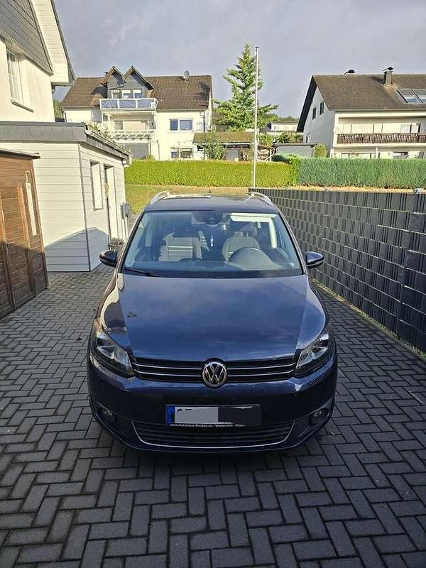 Blau Gebraucht 2014 VW Touran Cup Van / Kleinbus | 18.000 € - Bild 1/4
