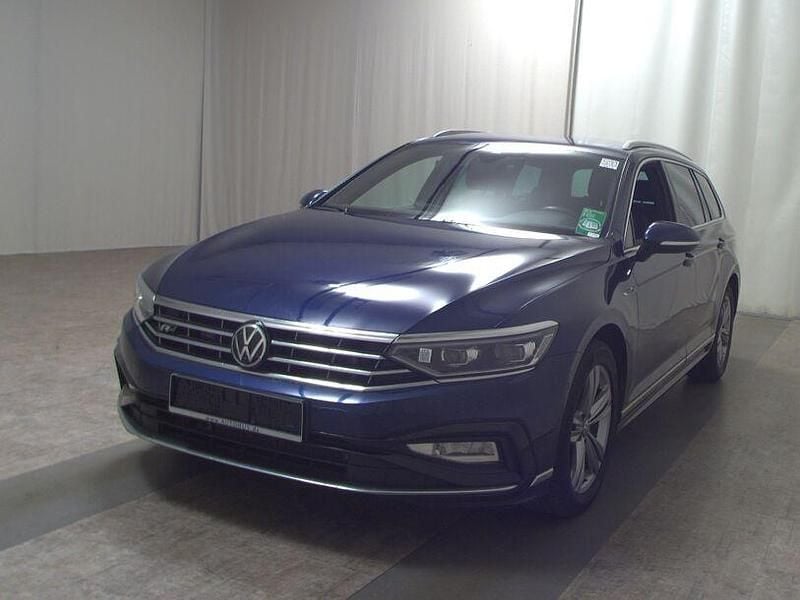 Gebraucht VW Passat R-line 200 PS (147 kW) 2022 Blau Kombi