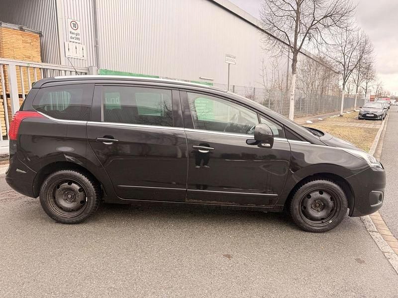 Gebraucht Peugeot 5008 Allure 114 PS (83 kW) 2014 Schwarz Van / Kleinbus