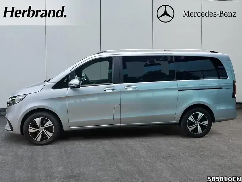 Gebraucht Mercedes V300 Style 237 PS (174 kW) 2024 Silber Van / Kleinbus