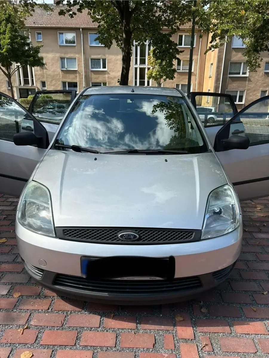 Gebraucht Ford Fiesta 80 PS (58 kW) 2005 Silber Kleinwagen