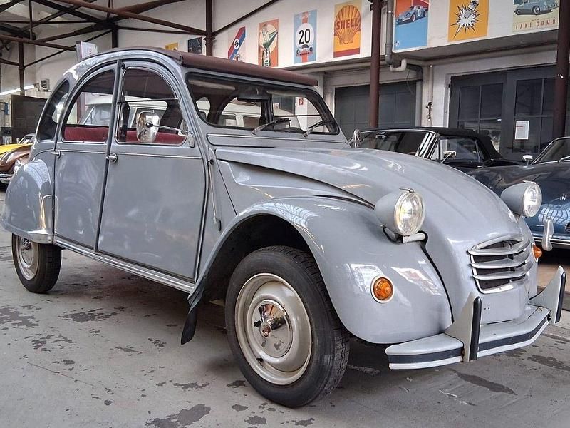 Grau Gebraucht 1984 Citroën 2CV Limousine | 10.850 € - Bild 1/4