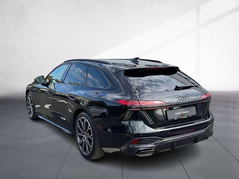 Neu Audi A6 Sport 204 PS (150 kW) 2025 Mitternachtsgrün metallic Kombi