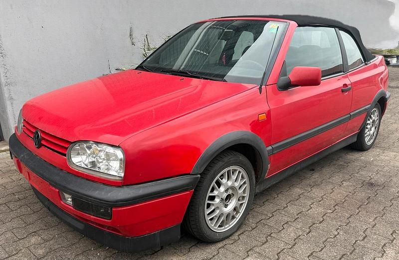 Second-hand VW Golf 90 CP (66 kW) 1994 Roșu Cabrio