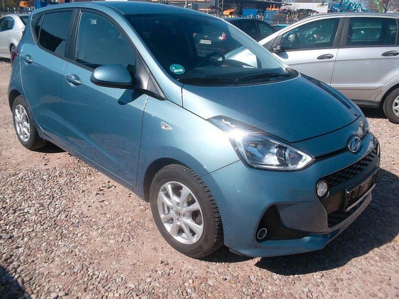 Gebraucht Hyundai i10 YES! 87 PS (63 kW) 2017 Blau Kleinwagen