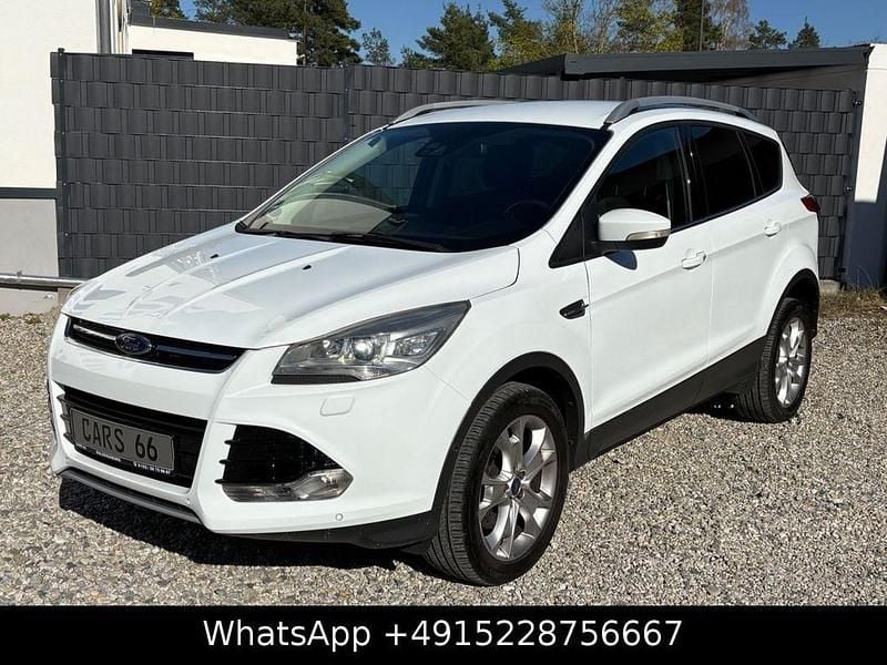 Gebraucht Ford Kuga Titanium 163 PS (119 kW) 2013 Frostweiß SUV