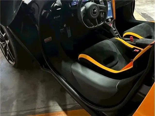 Gebraucht McLaren 750S 751 PS (552 kW) 2024 Orange Coupé