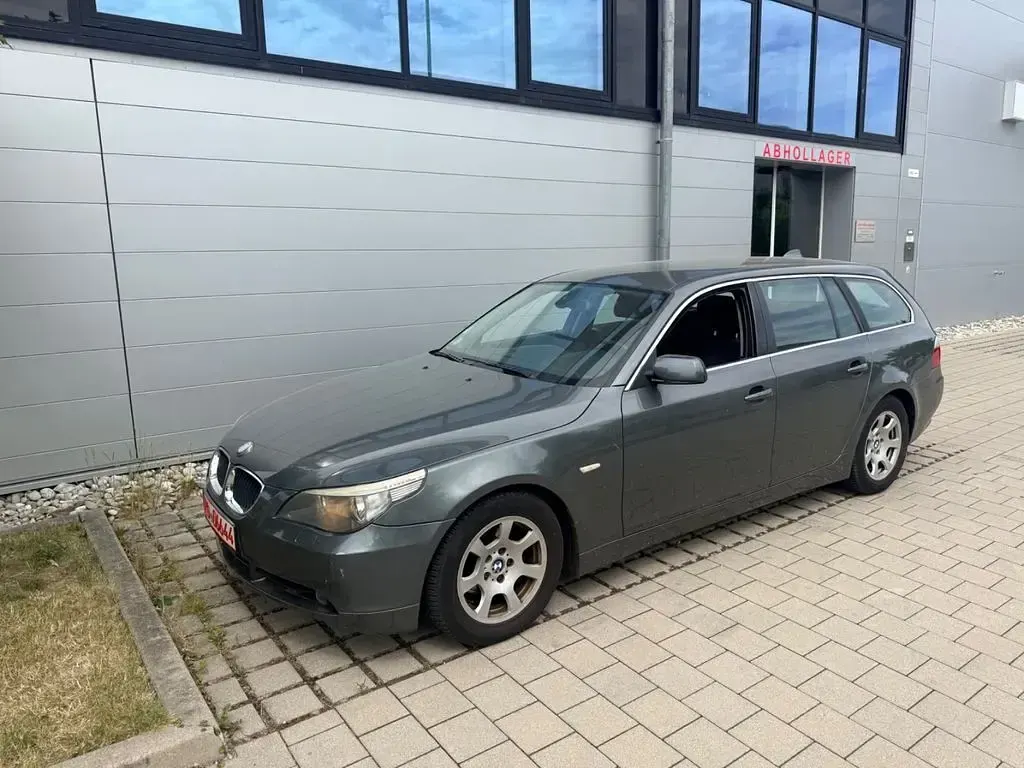 Gebraucht BMW 520 163 PS (119 kW) 2006 Grau Kombi