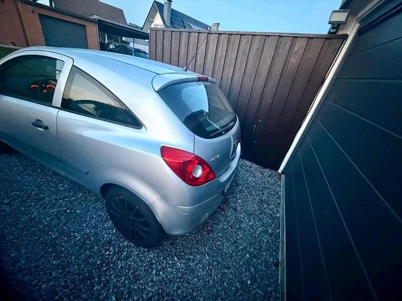 Gebraucht Opel Corsa 60 PS (44 kW) 2007 Silber Kleinwagen