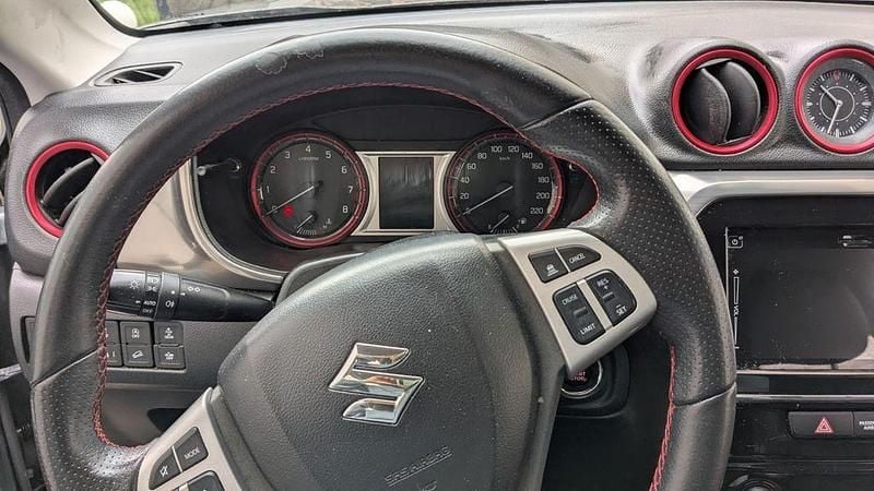 Gebraucht Suzuki Grand Vitara 140 PS (102 kW) 2018 Silber Limousine