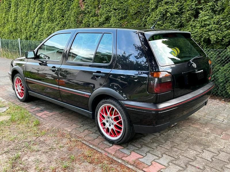 Schwarz Gebraucht 1997 VW Golf III Edition Kleinwagen | 10.900 € - Bild 1/4